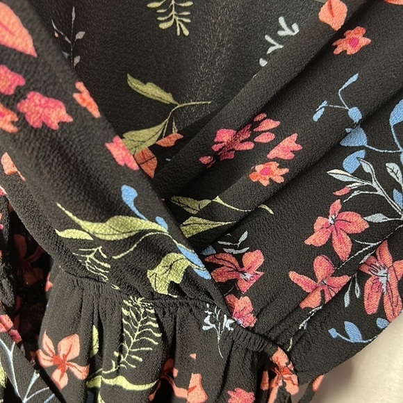 Parisian romper size 6 .black,floral multicolor long sleeve,  faux wrap,surplice - Picture 5 of 15